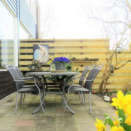 Lovely Holiday Within Cycling Distance Of The Dunes And The Beach! Hébergement de vacances