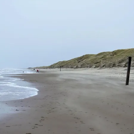Lovely Holiday Within Cycling Distance Of The Dunes And The Beach! Hébergement de vacances